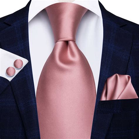 Mejores corbatas elegantes para hombre y cómo。